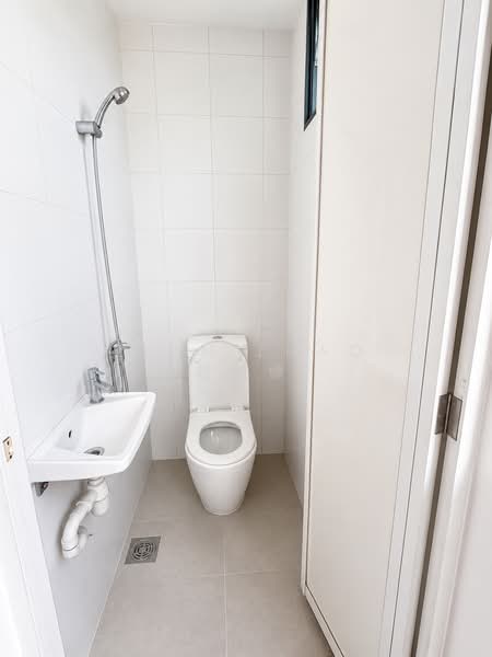 Rosewood Suites, 65 Rosewood Drive, 3 Bedrooms, 1,098 sqft, Condominium For Sale, by Zion Zhao 赵峻慷, 500009978 - Bathroom - PropertyGuru.com.sg
