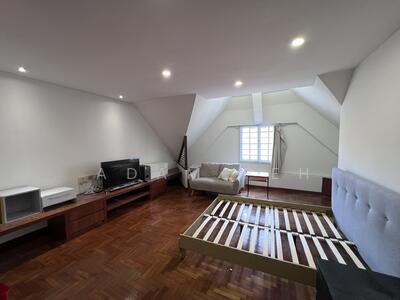 For Rent - English Villas