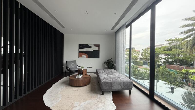 2nd foor Family Room