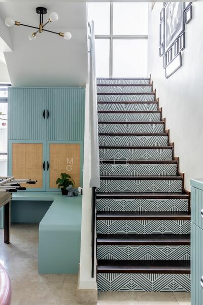 Duplex decorative staircase