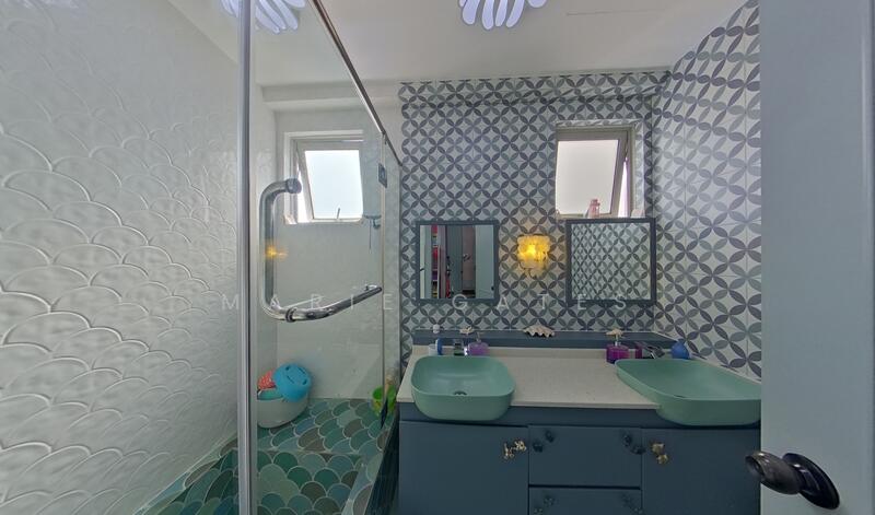 Kids ensuite with double vanity