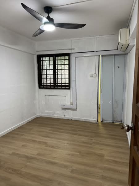 Clementi Shopping Centre, 354 Clementi Avenue 2, 730 sqft, Food & Beverage For Rent, by Cynthia Kok, 500010202 - Upstairs living quarter unit Master room - CommercialGuru.com.sg