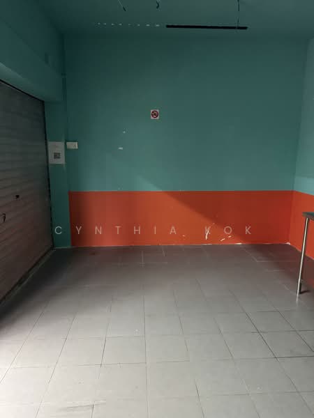 Clementi Shopping Centre, 354 Clementi Avenue 2, 730 sqft, Food & Beverage For Rent, by Cynthia Kok, 500010202 - Ground floor Shop space - CommercialGuru.com.sg