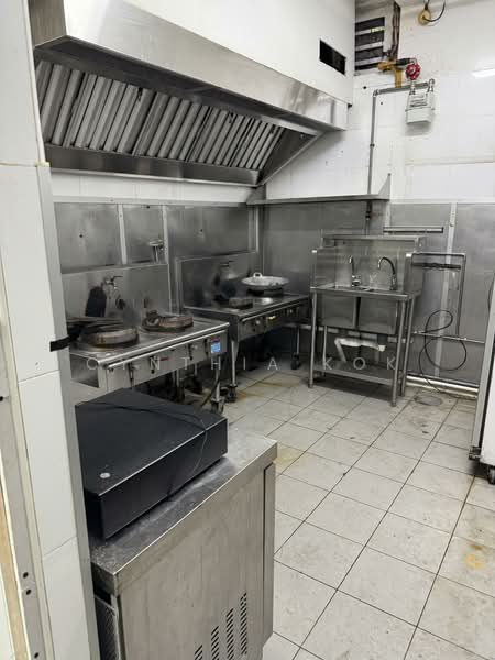 Clementi Shopping Centre, 354 Clementi Avenue 2, 730 sqft, Food & Beverage For Rent, by Cynthia Kok, 500010202 - Ground floor shop Kitchen - CommercialGuru.com.sg
