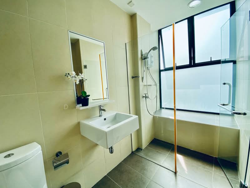 The Estrella, 342 PASIR PANJANG ROAD, Room Rental, 275 sqft, Condominium For Rent, by Dash Living, 500010599 - Bathroom - PropertyGuru.com.sg