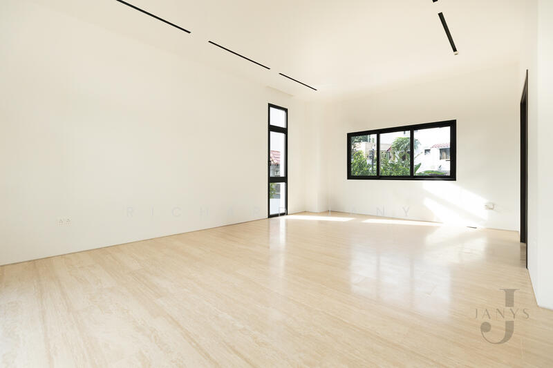 💎 Rare Freehold D10 Bungalow | 12,000 sqft | 5BR | 1km to Henry Park Primary Bungalow House For Sale at S$ 19,800,000 | PropertyGuru Singapore - Dining Area