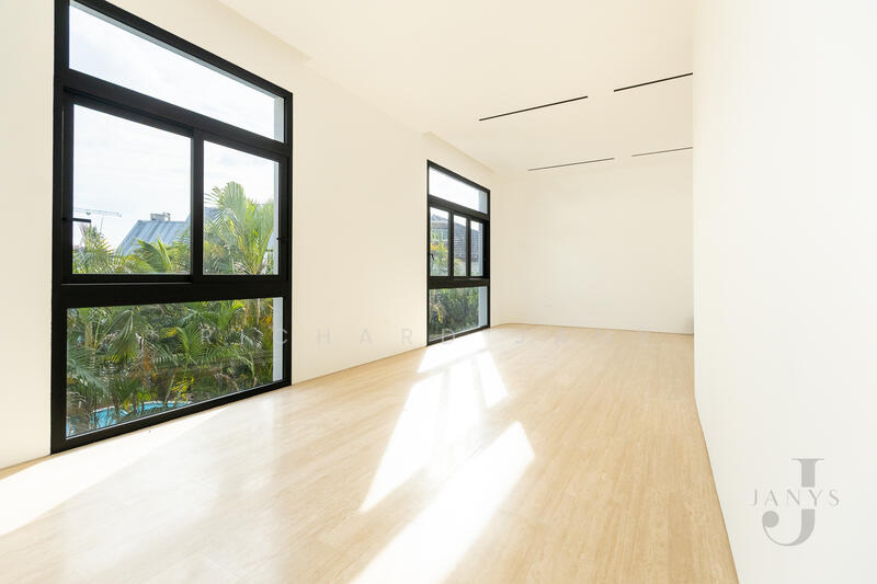 💎 Rare Freehold D10 Bungalow | 12,000 sqft | 5BR | 1km to Henry Park Primary Bungalow House For Sale at S$ 19,800,000 | PropertyGuru Singapore - Dining