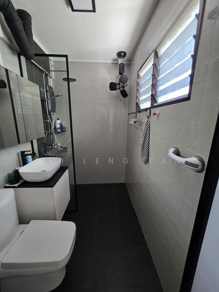 Ensuite Bathroom (heater included)