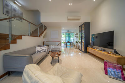 For Sale - Renovated & Move in Condition Terrace House at Sunrise Terrace