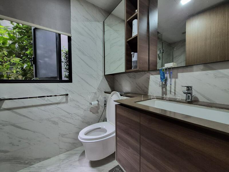 Le Quest Condominium For Sale at S$ 1,580,000 | PropertyGuru Singapore - Bathroom