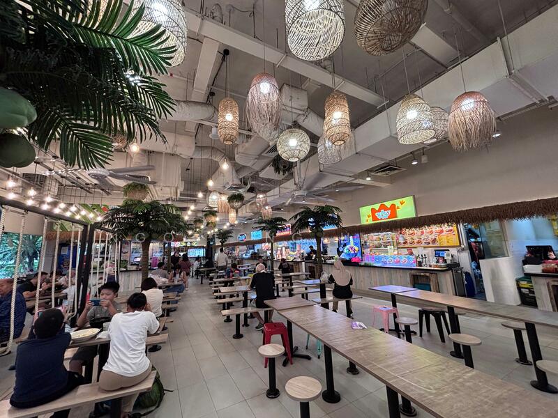 Food court at Greenwich V