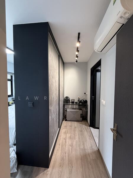 Master Bedroom walk in wardrobe