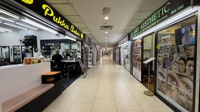 Lucky Plaza, 304 Orchard Road, 194 sqft, Mall Shop For Rent, by Alvin Chua, 500011328 - Corridor - CommercialGuru.com.sg