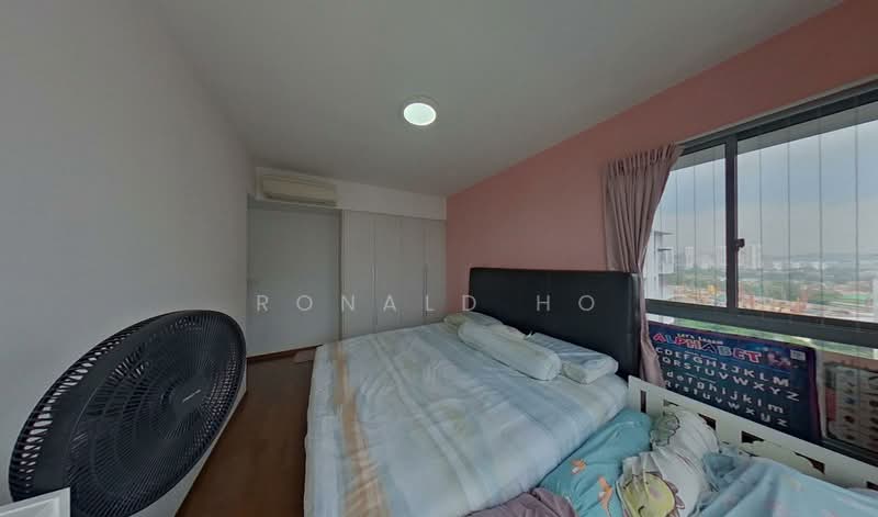 138C Yuan Ching Road, 138C Yuan Ching Road, 3 Bedrooms, 958 sqft, HDB Flat For Sale, by Ronald Ho, 500011346 - Master Bedroom looking inside. - PropertyGuru.com.sg