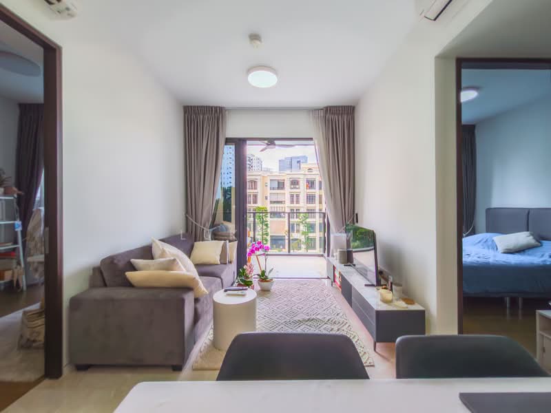 Juniper Hill, 39 Ewe Boon Road, 2 Bedrooms, 624 sqft, Condominium For Sale, by Luke Lim, 500011363 - Living Room - PropertyGuru.com.sg