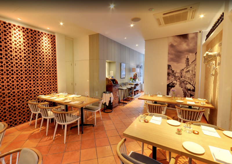 Fully-Fitted Modern Restaurant Ground Floor Space on Tras Street, Tras Street Tanjong Pagar Road Neil Road, 1,600 sqft, Food & Beverage For Rent, by Krystal Khor, 500011575 - Dining Room - CommercialGuru.com.sg