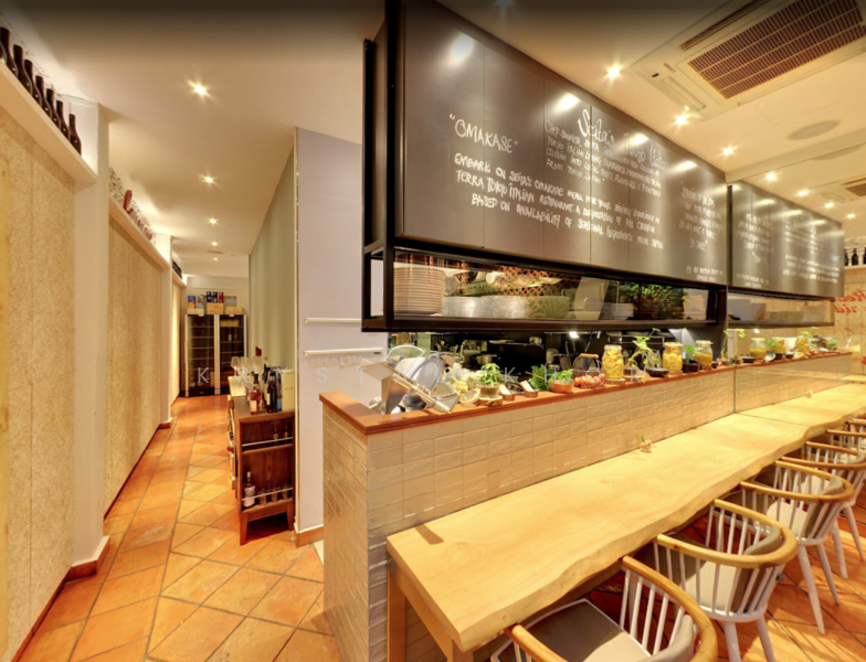 Fully-Fitted Modern Restaurant Ground Floor Space on Tras Street, Tras Street Tanjong Pagar Road Neil Road, 1,600 sqft, Food & Beverage For Rent, by Krystal Khor, 500011575 - Corridor - CommercialGuru.com.sg