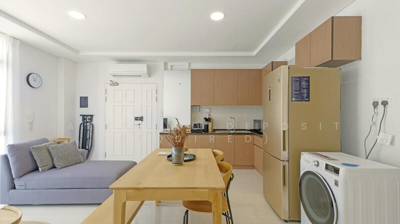 Hmlet Hamilton, 16 Hamilton Rd, Room Rental, 330 sqft, Apartment For Rent, by Jess Tan, 500011613 - Living Room - PropertyGuru.com.sg