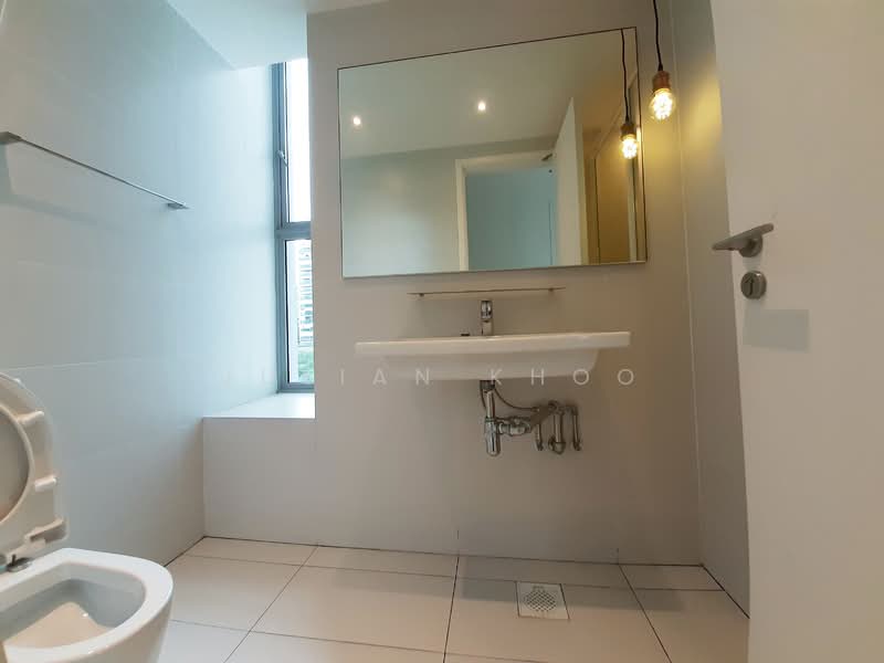 Lotus at Paya Lebar, 11 Paya Lebar Road, 2 Bedrooms, 736 sqft, Condominium For Rent, by Julian Khoo, 500011651 - Bathroom - PropertyGuru.com.sg