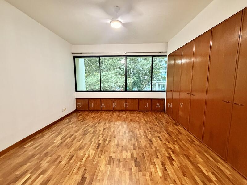 Huge Junior Bedroom with greenery view