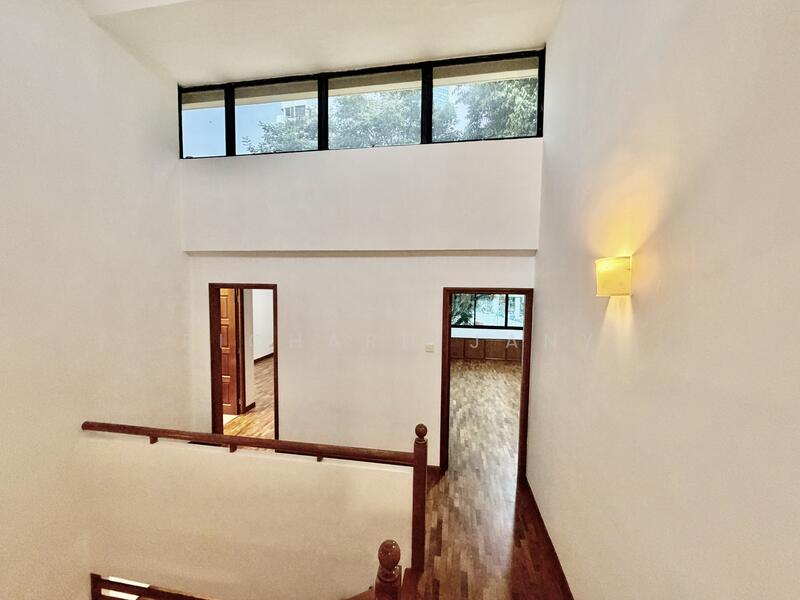 High volume ceiling view towards master