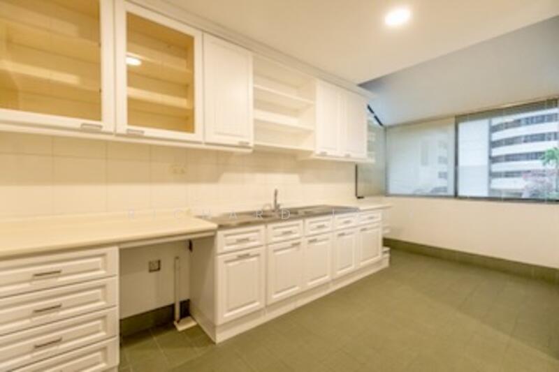 ???? HUGE KITCHEN - #DRAYCOTT MAISONETTE