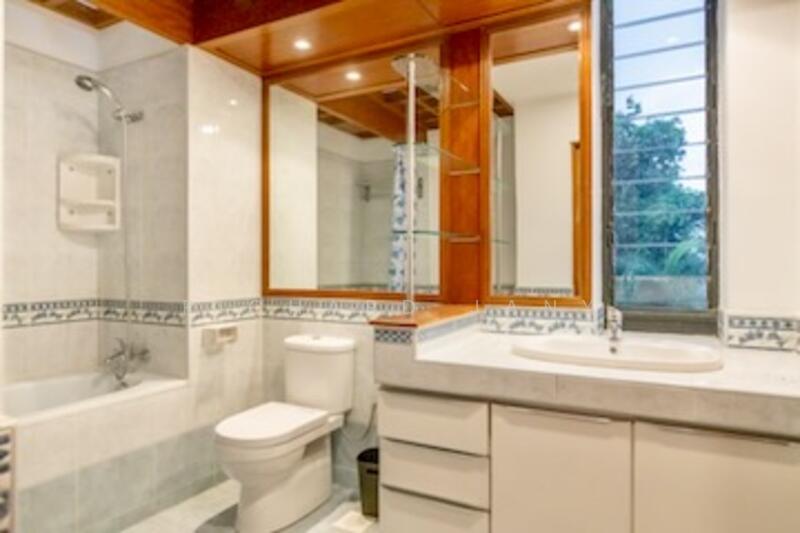 ???? COMMON BATHRM - #DRAYCOTT MAISONETTE