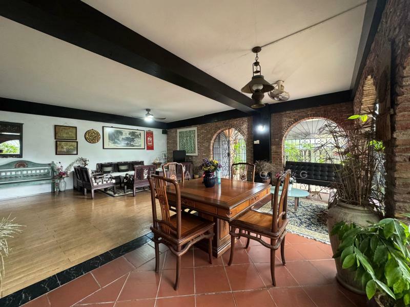 RARE ! NESTLED IN AWESOME BOTANICS ⭐️ CHARMING DETACHED NEAR BINJAI ⭐️ PARK 6 ☎️ PAM 90228600, , 6 Bedrooms, 5,000 sqft, Detached House For Sale, by Pamela Chong, 500011804 - Dining Room - PropertyGuru.com.sg