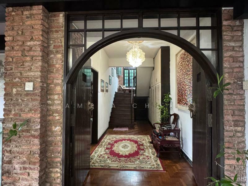RARE ! NESTLED IN AWESOME BOTANICS CHARMING DETACHED NEAR BINJAI PARK 6 CALL PAM 90228600 Detached House For Sale at S$ 18,888,000 | PropertyGuru Singapore - Entrance