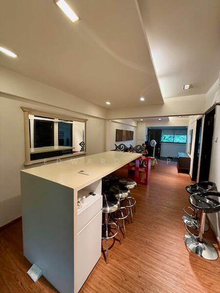 Dining Area - Island Dining Top