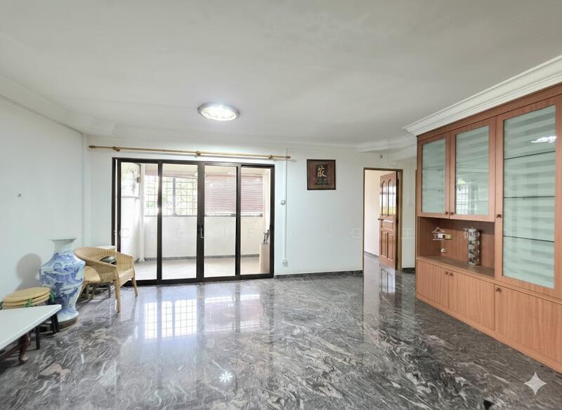 555 Woodlands Drive 53 HDB Flat For Sale at S$ 658,000 | PropertyGuru Singapore - Living Room