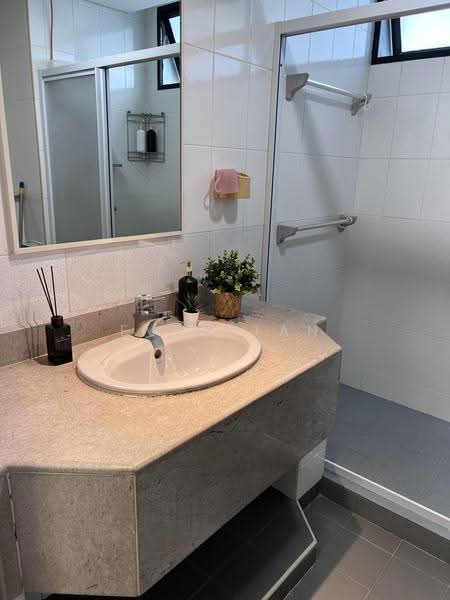 Fernwood Towers, 24 Fernwood Terrace, East Coast / Marine Parade, Room Rental, 80 sqft, Condominium For Rent, by Evan Tan, 500012341 - Bathroom - PropertyGuru.com.sg