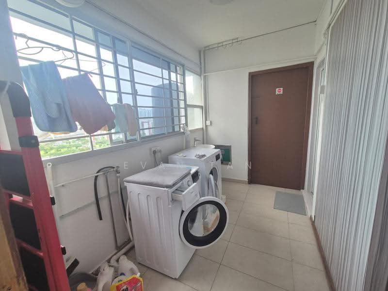 Lakeview Estate, 97A Upper Thomson Road, Ang Mo Kio / Bishan / Thomson, Room Rental, 150 sqft, Apartment For Rent, by Evan Tan, 500012342 - Balcony - PropertyGuru.com.sg