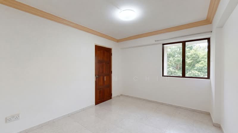 Room 1 with extra door to kitchen