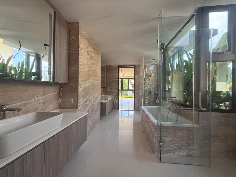 Stevens MRT / Fernhill Road / 1km SCGS, Fernhill Road, 5 Bedrooms, 9,500 sqft, Semi-Detached House For Sale, by Andrew Seah, 500012503 - Bathroom - PropertyGuru.com.sg