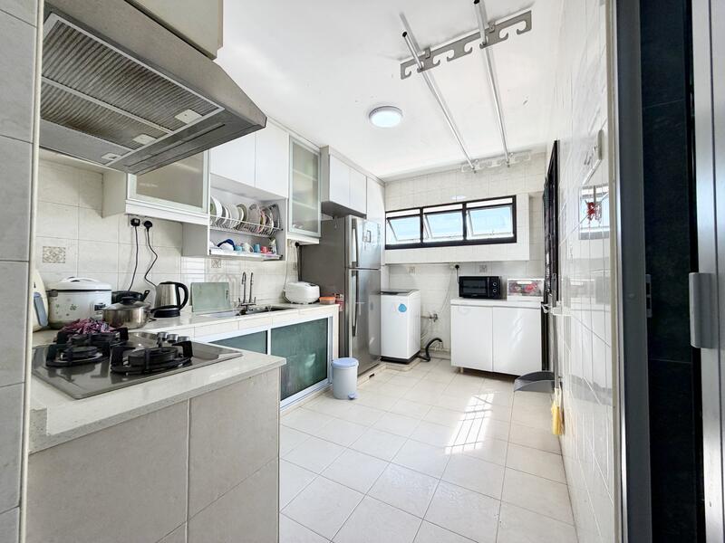 Kitchen and Service Yard