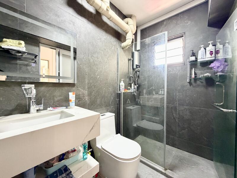 Master Bedroom Toilet