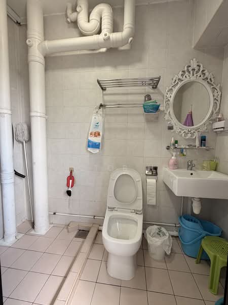 552 Serangoon North Avenue 3, 552 Serangoon North Avenue 3, 3 Bedrooms, 1,076 sqft, HDB Flat For Sale, by Victor Ho, 500012580 - Bathroom - PropertyGuru.com.sg