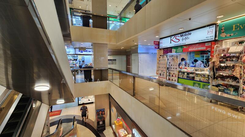 Peninsula Plaza, 111 North Bridge Road, 3,552 sqft, Other Retail For Sale, by Annalyn Ooi, 500012762 - Lobby - CommercialGuru.com.sg