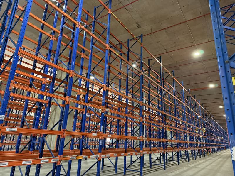 9m Ceiling Height Warehouse With Rackings - Dedicated Loading Bays, Jalan Buroh, 58,000 sqft, Warehouse For Rent, by Betsy Loh, 500012791 - Interior - CommercialGuru.com.sg