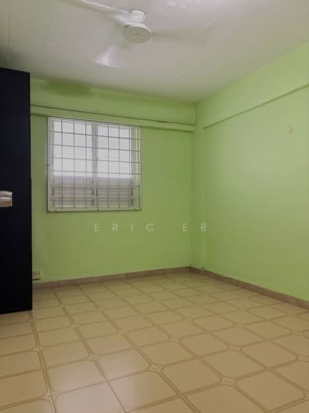 706 Yishun Avenue 5, 706 Yishun Avenue 5, 2 Bedrooms, 732 sqft, HDB Flat For Sale, by Eric Er, 500012817 - Bedroom 2 - PropertyGuru.com.sg