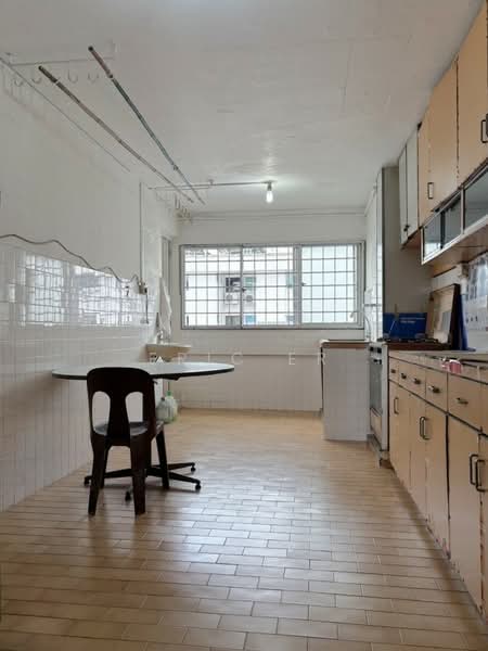 706 Yishun Avenue 5, 706 Yishun Avenue 5, 2 Bedrooms, 732 sqft, HDB Flat For Sale, by Eric Er, 500012817 - Kitchen - PropertyGuru.com.sg