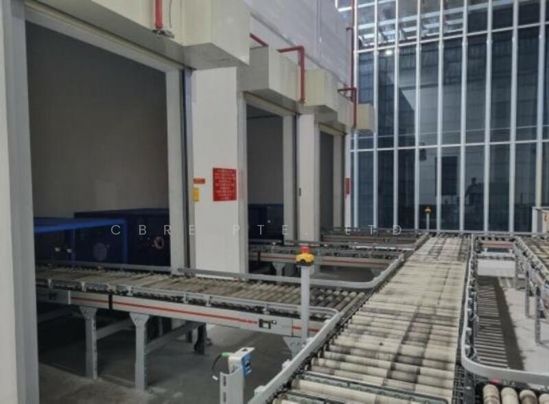 5 Tampines Industrial Drive, 5 Tampines Industrial Drive, 70,859 sqft, Factory / Workshop (B2) For Sale, by CBRE PTE. LTD., 500012899 - Corridor - CommercialGuru.com.sg