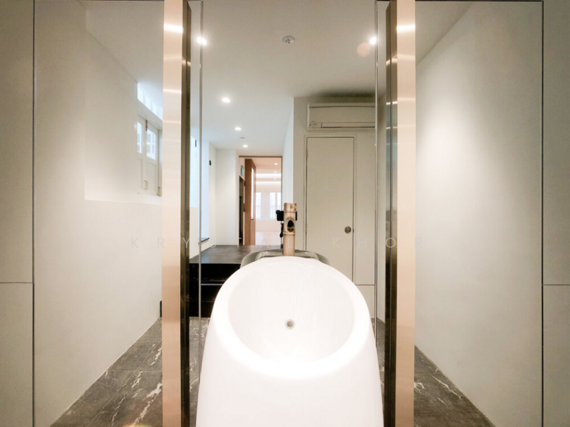 Large Rustic Luxe Double Unit Shophouse w Attic in Tg Pagar, Tanjong Pagar Road Tras Street Craig Road, 3,181 sqft, Shop / Shophouse For Rent, by Krystal Khor, 500012926 - Bathroom - CommercialGuru.com.sg