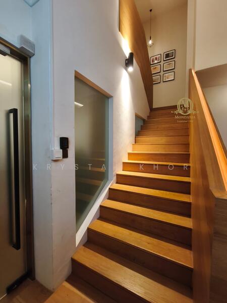 Large Rustic Luxe Double Unit Shophouse w Attic in Tg Pagar, Tanjong Pagar Road Tras Street Craig Road, 3,182 sqft, Office For Rent, by Krystal Khor, 500012965 - Entrance - CommercialGuru.com.sg
