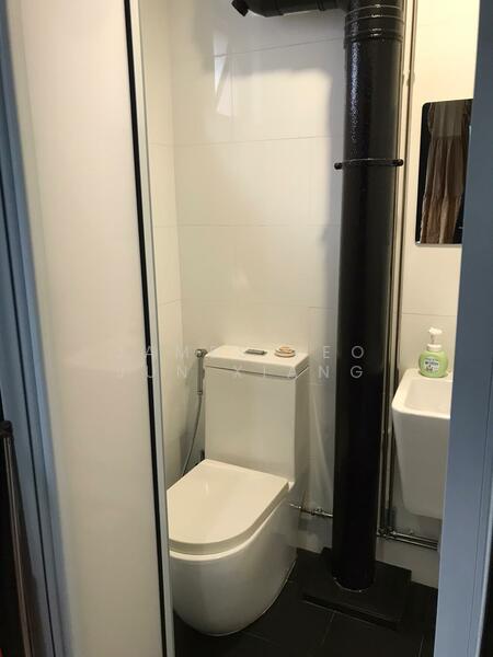 Serangoon North Avenue 4 HDB Flat For Sale at S$ 620,000 | PropertyGuru Singapore - Bathroom