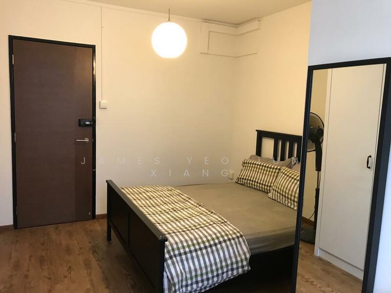 Serangoon North Avenue 4 HDB Flat For Sale at S$ 620,000 | PropertyGuru Singapore - Bedroom