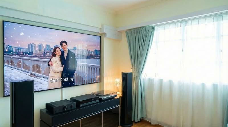 151 Tampines Street 12 HDB Flat For Sale at S$ 1,050,000 | PropertyGuru Singapore - Living Room