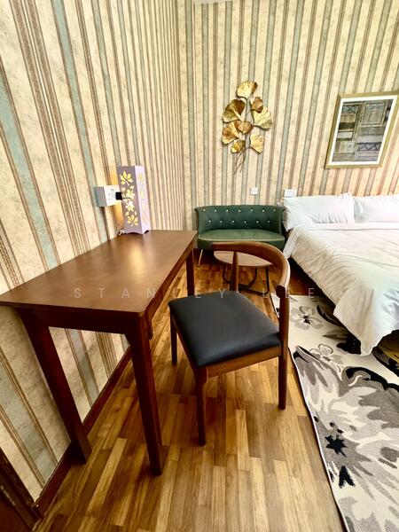 For Rent - Golden Bloom Studio