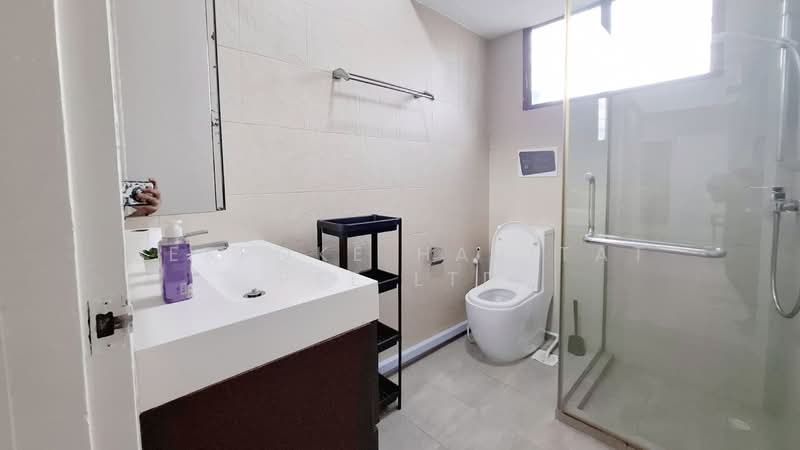 Riverwalk Apartments, 20 Upper Circular Road, Room Rental, 100 sqft, Apartment For Rent, by Bespoke Habitat Pte Ltd, 500013056 - 08-04 Common Bathroom - PropertyGuru.com.sg